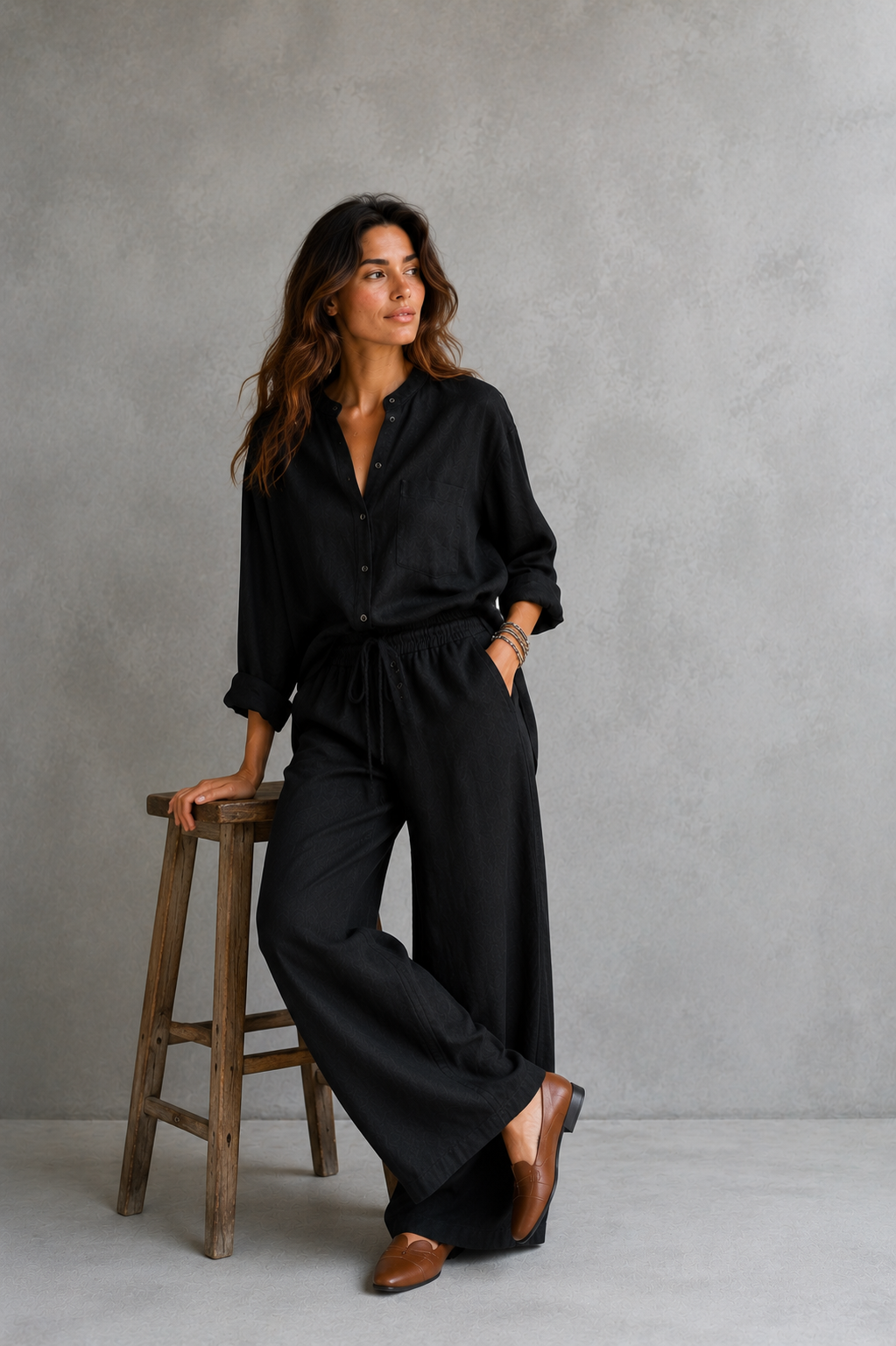 Black Linen Two-Piece Set — straightforward, premium through simplicity.