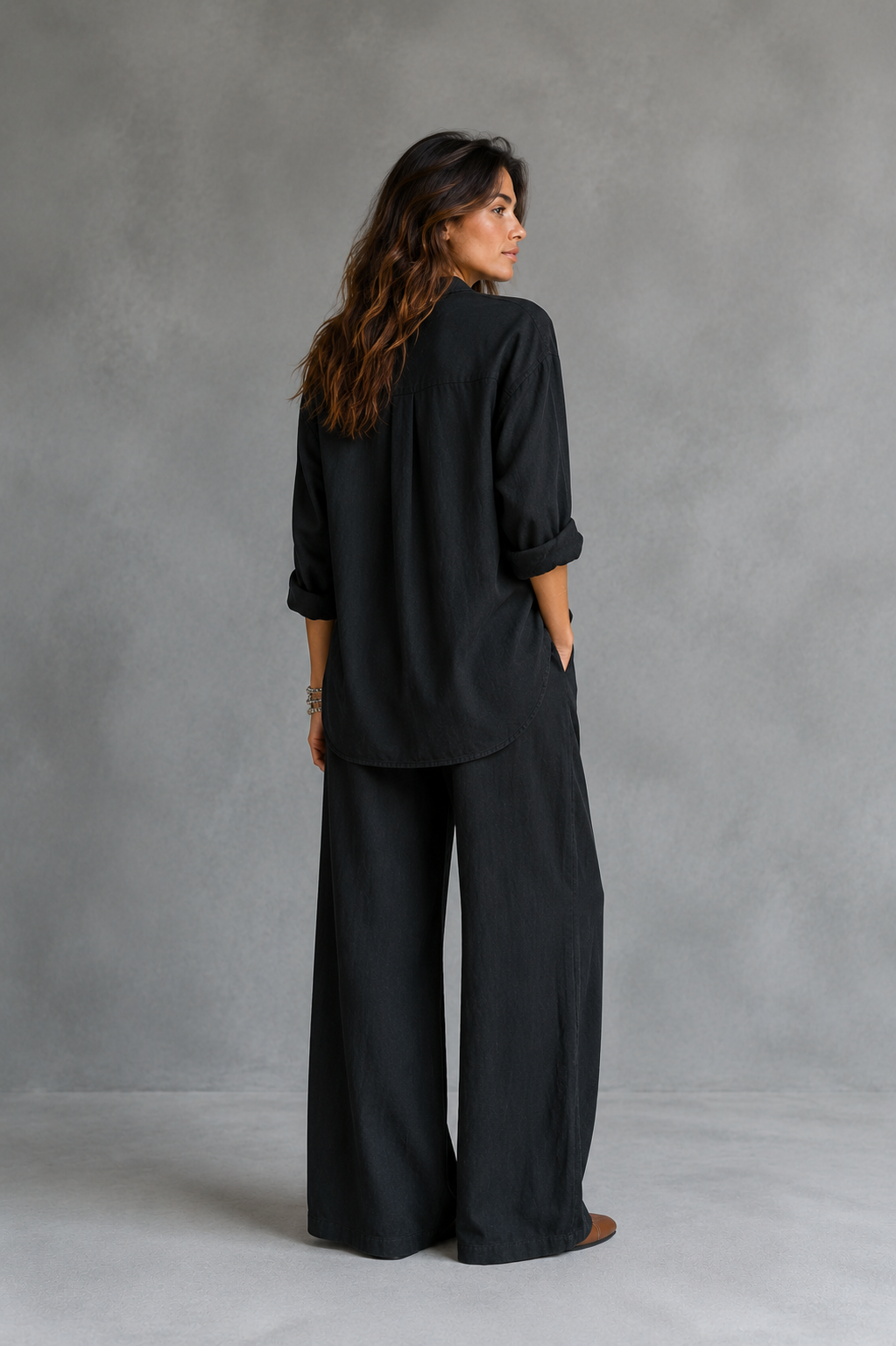 Black Linen Two-Piece Set — straightforward, premium through simplicity.